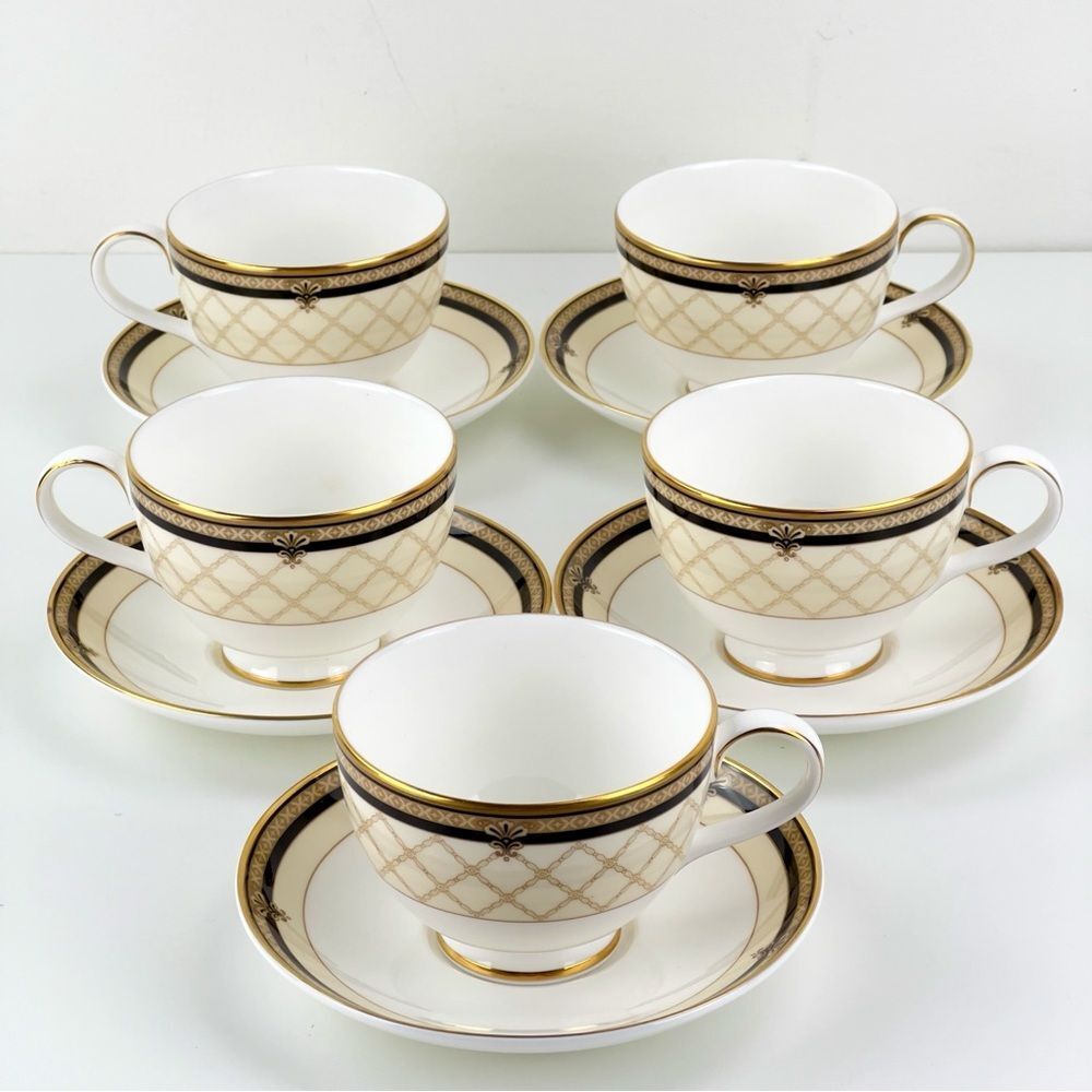 Set Of 5 Royal Doulton Baroness Teacups & Saucers